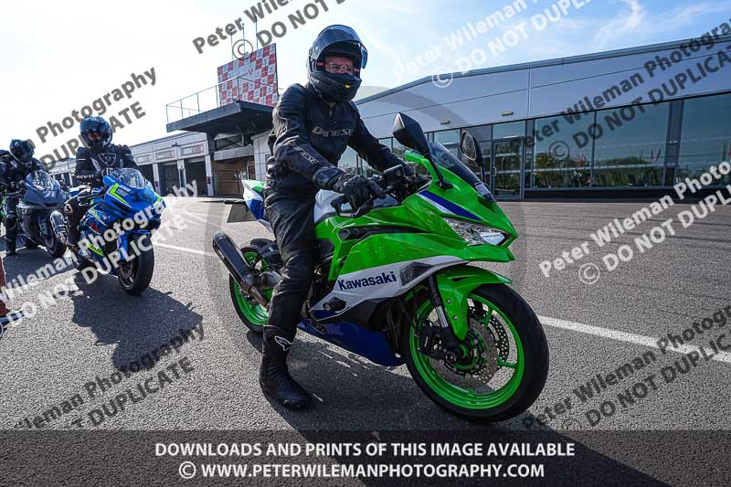 donington no limits trackday;donington park photographs;donington trackday photographs;no limits trackdays;peter wileman photography;trackday digital images;trackday photos